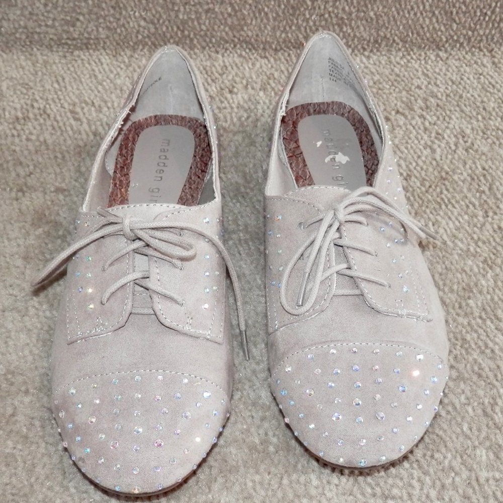 Madden Girl Size 8 Shoes Round Toe Ballet Flats Glittery Studded Bling TAN *